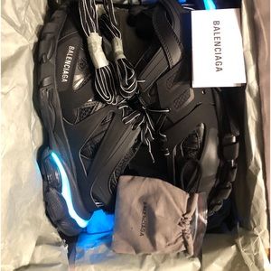 Balenciaga track led w box